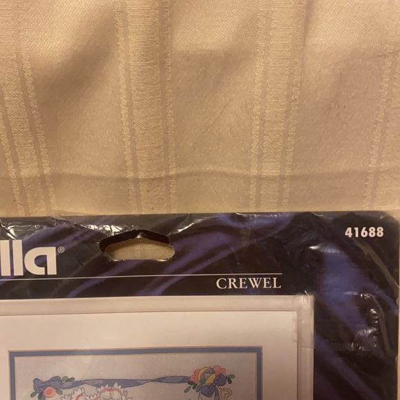 Vintage Crewel Embroidery Kit - Picture 4 of 8